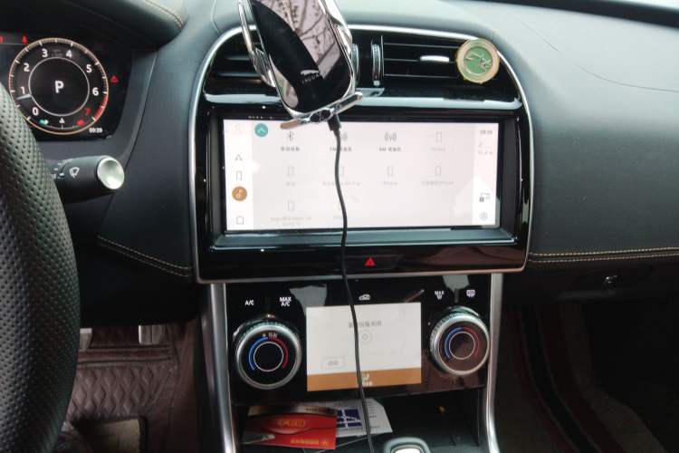 Used Jaguar XEL 2023 2.0T 250 PS R-DYNAMIC S Advanced Sport Edition Audio And AC Panel