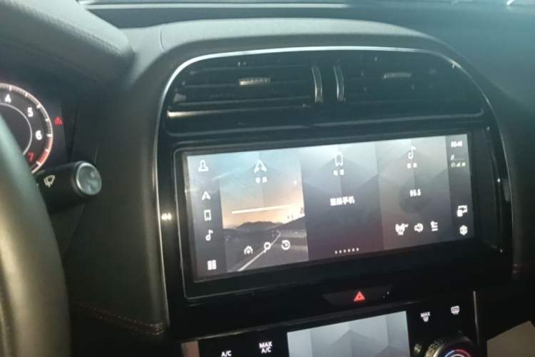 Used Jaguar XEL 2023 2.0T 250 PS R-DYNAMIC S Advanced Sport Edition Audio And AC Panel