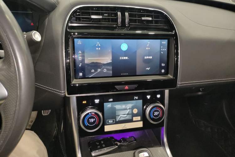 Used Jaguar XEL 2023 2.0T 250 PS R-DYNAMIC S Advanced Sport Edition Audio And AC Panel