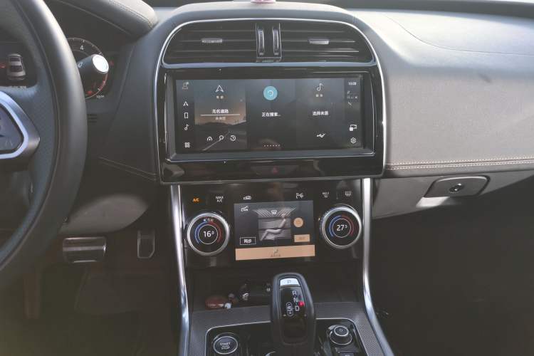 Used Jaguar XEL 2023 2.0T 250 PS R-DYNAMIC S Advanced Sport Edition Audio And AC Panel