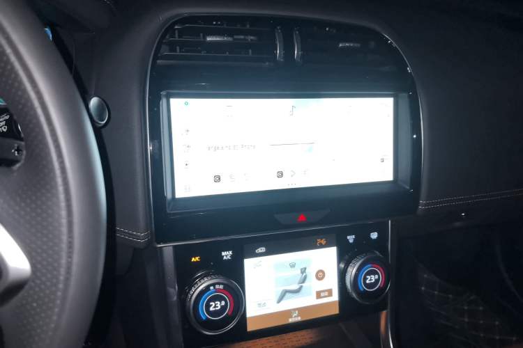 Used Jaguar XEL 2023 2.0T 250 PS R-DYNAMIC S Advanced Sport Edition Audio And AC Panel