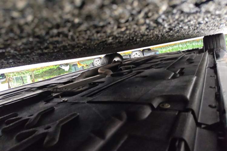 Used Jaguar XEL 2023 2.0T 250 PS R-DYNAMIC S Advanced Sport Edition Chassis Rear Left