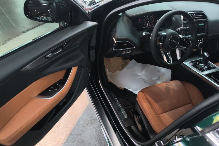 Used Jaguar XEL 2023 2.0T 250 PS R-DYNAMIC S Advanced Sport Edition Driver Seat