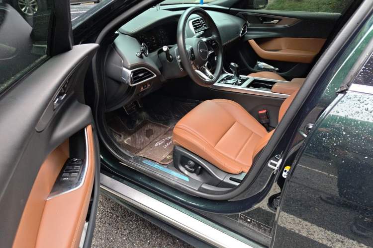 Used Jaguar XEL 2023 2.0T 250 PS R-DYNAMIC S Advanced Sport Edition Driver Seat