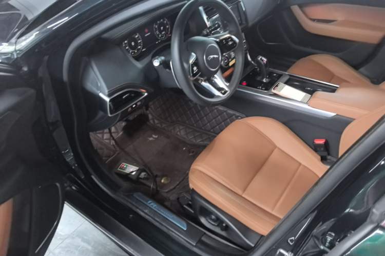 Used Jaguar XEL 2023 2.0T 250 PS R-DYNAMIC S Advanced Sport Edition Driver Seat