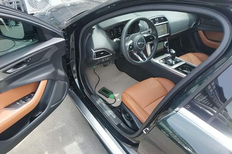Used Jaguar XEL 2023 2.0T 250 PS R-DYNAMIC S Advanced Sport Edition Driver Seat