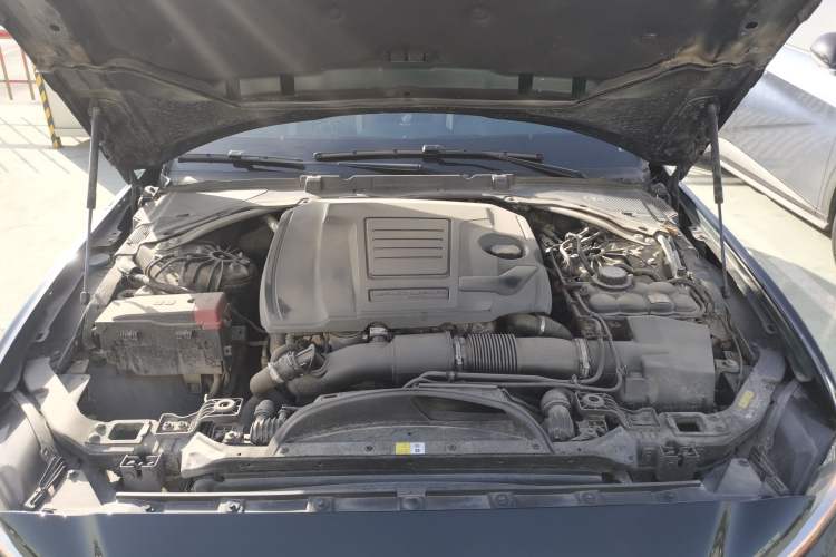 Used Jaguar XEL 2023 2.0T 250 PS R-DYNAMIC S Advanced Sport Edition Engine Bay