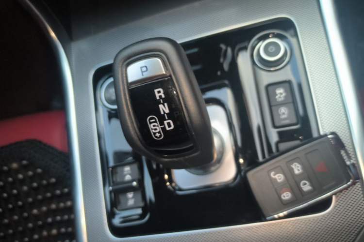 Used Jaguar XEL 2023 2.0T 250 PS R-DYNAMIC S Advanced Sport Edition Gear Lever