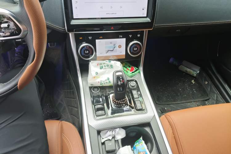 Used Jaguar XEL 2023 2.0T 250 PS R-DYNAMIC S Advanced Sport Edition Gear Lever