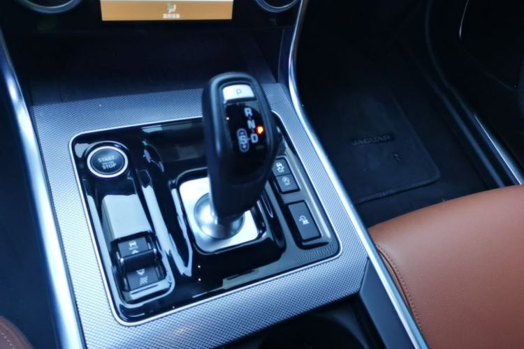 Used Jaguar XEL 2023 2.0T 250 PS R-DYNAMIC S Advanced Sport Edition Gear Lever