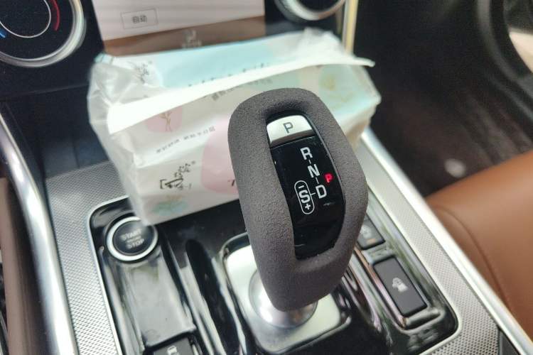 Used Jaguar XEL 2023 2.0T 250 PS R-DYNAMIC S Advanced Sport Edition Gear Lever