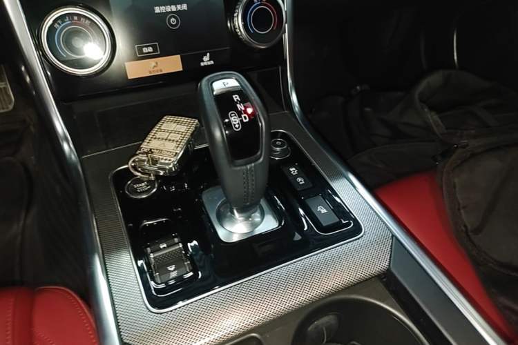 Used Jaguar XEL 2023 2.0T 250 PS R-DYNAMIC S Advanced Sport Edition Gear Lever
