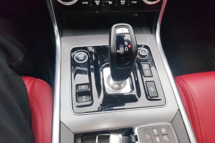 Used Jaguar XEL 2023 2.0T 250 PS R-DYNAMIC S Advanced Sport Edition Gear Lever