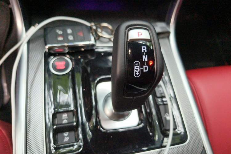Used Jaguar XEL 2023 2.0T 250 PS R-DYNAMIC S Advanced Sport Edition Gear Lever