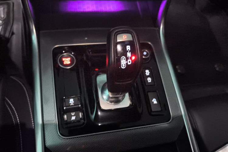 Used Jaguar XEL 2023 2.0T 250 PS R-DYNAMIC S Advanced Sport Edition Gear Lever