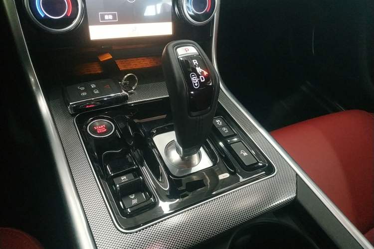 Used Jaguar XEL 2023 2.0T 250 PS R-DYNAMIC S Advanced Sport Edition Gear Lever