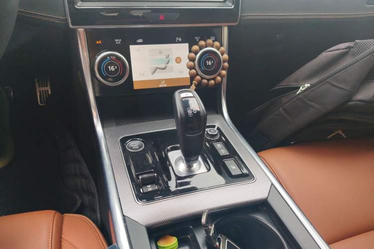 Used Jaguar XEL 2023 2.0T 250 PS R-DYNAMIC S Advanced Sport Edition Gear Lever