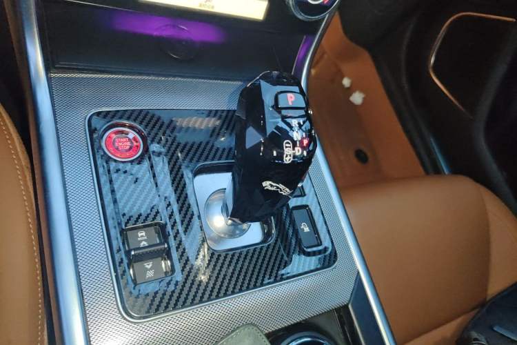 Used Jaguar XEL 2023 2.0T 250 PS R-DYNAMIC S Advanced Sport Edition Gear Lever