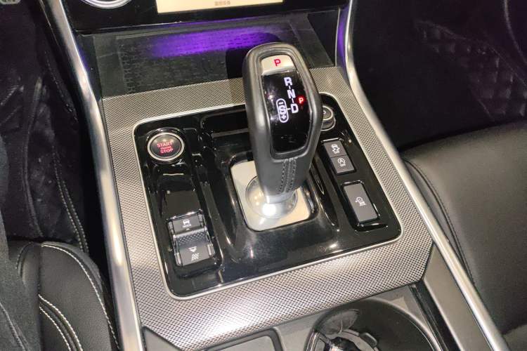 Used Jaguar XEL 2023 2.0T 250 PS R-DYNAMIC S Advanced Sport Edition Gear Lever
