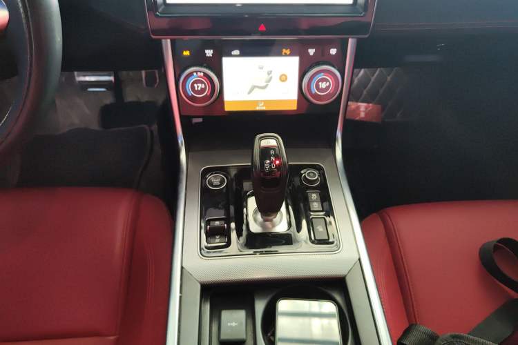 Used Jaguar XEL 2023 2.0T 250 PS R-DYNAMIC S Advanced Sport Edition Gear Lever