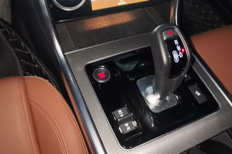 Used Jaguar XEL 2023 2.0T 250 PS R-DYNAMIC S Advanced Sport Edition Gear Lever