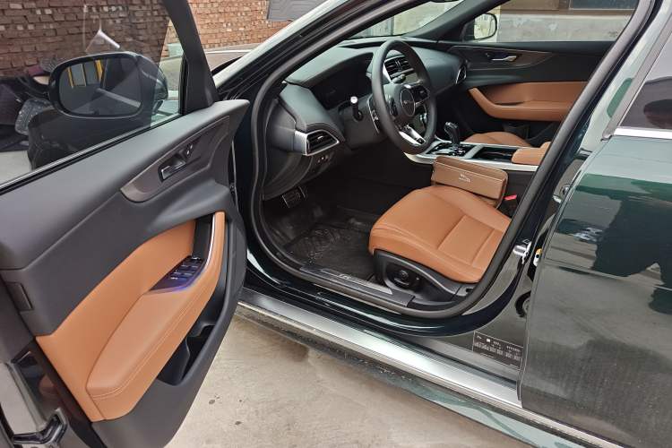 Used Jaguar XEL 2023 2.0T 250 PS R-DYNAMIC S Advanced Sport Edition Interior 2