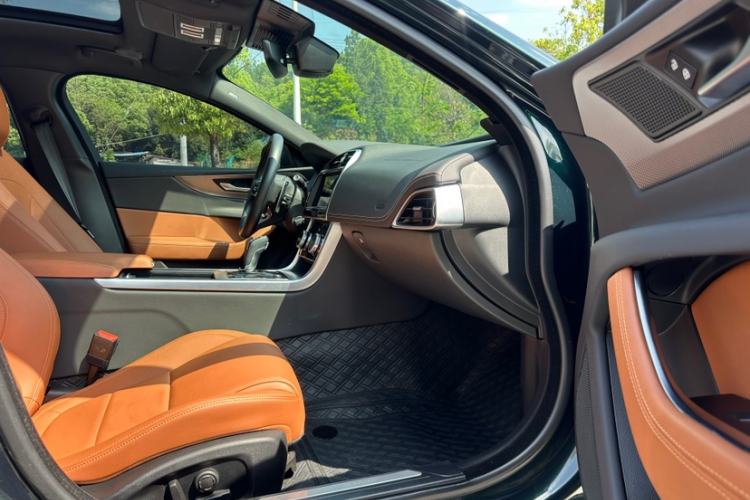 Used Jaguar XEL 2023 2.0T 250 PS R-DYNAMIC S Advanced Sport Edition Interior 2