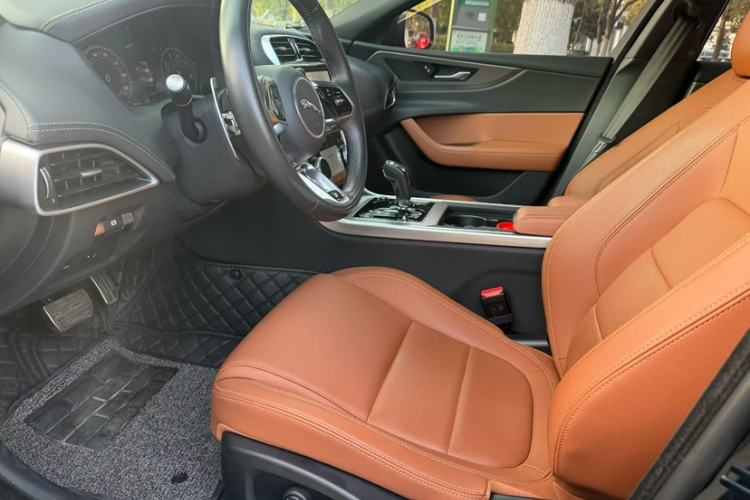Used Jaguar XEL 2023 2.0T 250 PS R-DYNAMIC S Advanced Sport Edition Interior 2