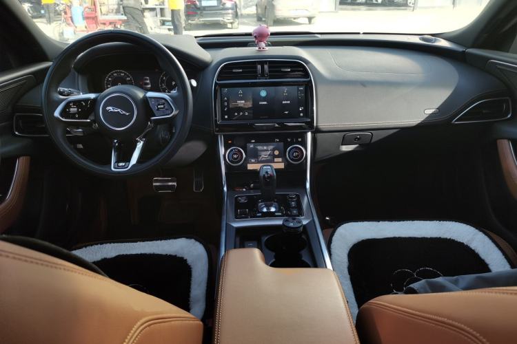 Used Jaguar XEL 2023 2.0T 250 PS R-DYNAMIC S Advanced Sport Edition Interior 2