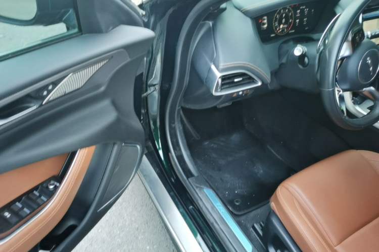 Used Jaguar XEL 2023 2.0T 250 PS R-DYNAMIC S Advanced Sport Edition Interior 3