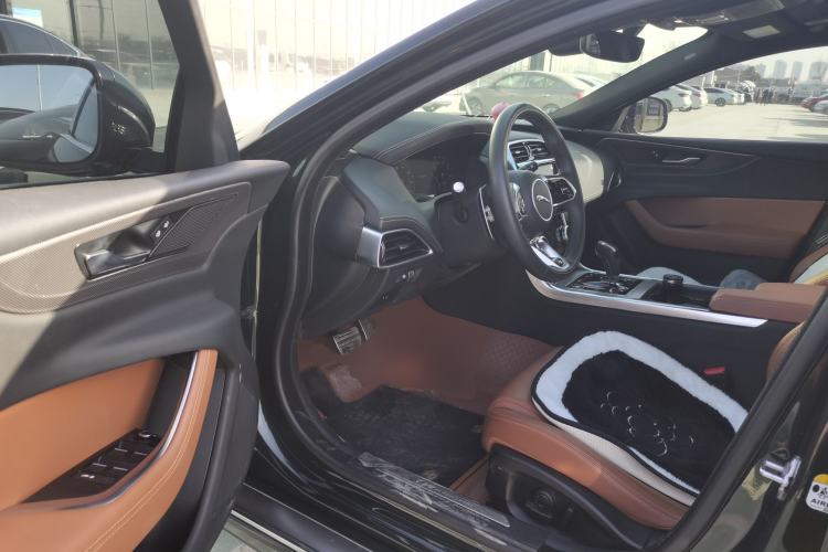 Used Jaguar XEL 2023 2.0T 250 PS R-DYNAMIC S Advanced Sport Edition Interior 3