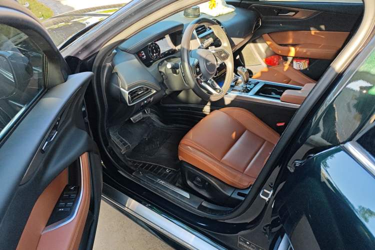 Used Jaguar XEL 2023 2.0T 250 PS R-DYNAMIC S Advanced Sport Edition Interior 3