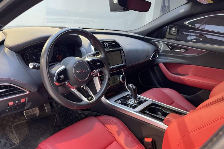 Used Jaguar XEL 2023 2.0T 250 PS R-DYNAMIC S Advanced Sport Edition Interior 3