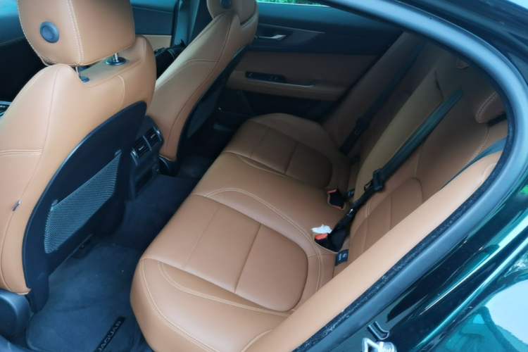 Used Jaguar XEL 2023 2.0T 250 PS R-DYNAMIC S Advanced Sport Edition Interior 4