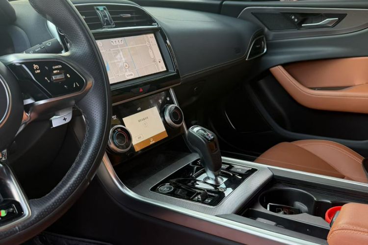 Used Jaguar XEL 2023 2.0T 250 PS R-DYNAMIC S Advanced Sport Edition Interior 4