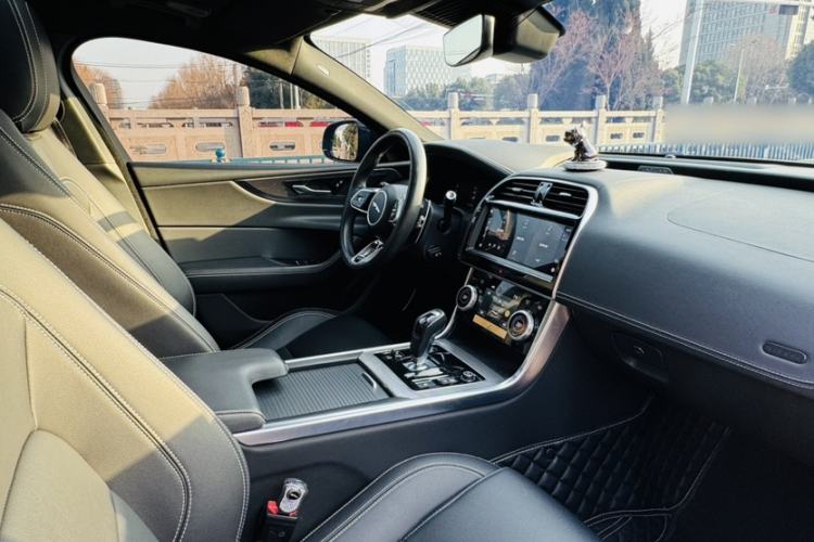 Used Jaguar XEL 2023 2.0T 250 PS R-DYNAMIC S Advanced Sport Edition Interior 4
