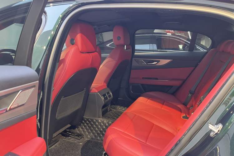 Used Jaguar XEL 2023 2.0T 250 PS R-DYNAMIC S Advanced Sport Edition Interior 4