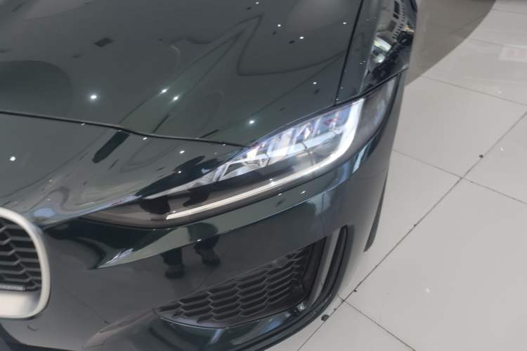Used Jaguar XEL 2023 2.0T 200 PS R-DYNAMIC Youth Sports Edition Left Front Headlight