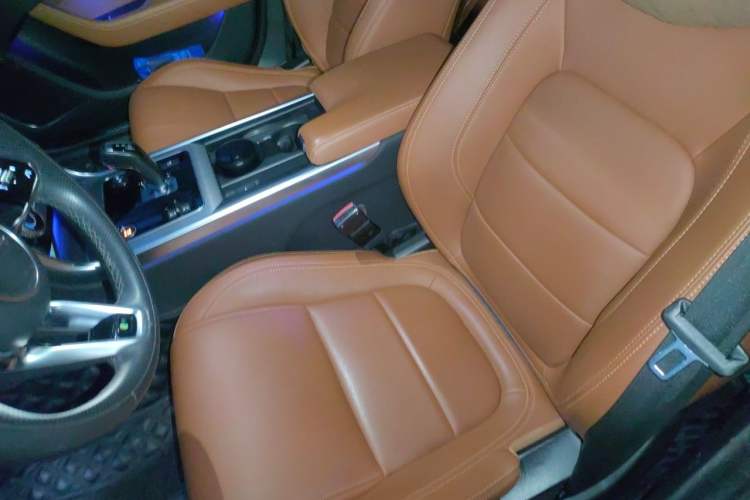 Used Jaguar XEL 2023 2.0T 250 PS R-DYNAMIC S Advanced Sport Edition Left Front Seat