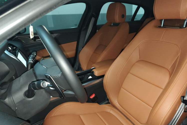Used Jaguar XEL 2023 2.0T 250 PS R-DYNAMIC S Advanced Sport Edition Left Front Seat