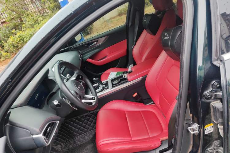 Used Jaguar XEL 2023 2.0T 250 PS R-DYNAMIC S Advanced Sport Edition Left Front Seat