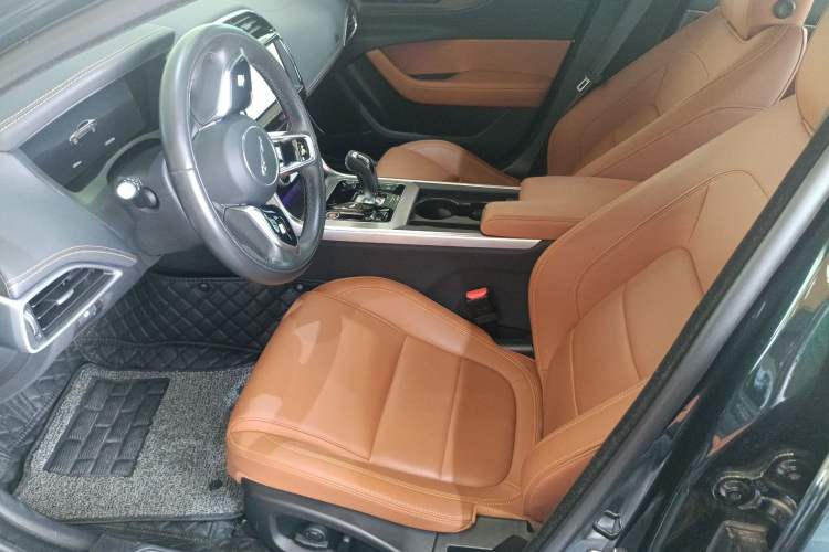 Used Jaguar XEL 2023 2.0T 250 PS R-DYNAMIC S Advanced Sport Edition Left Front Seat