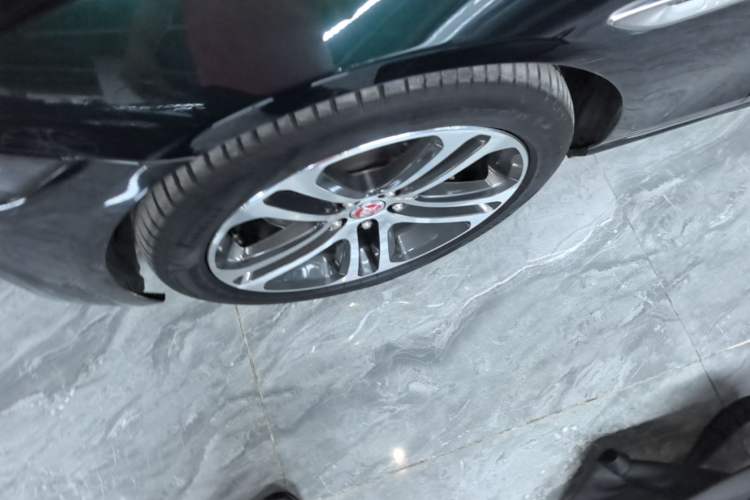 Used Jaguar XEL 2023 2.0T 250 PS R-DYNAMIC S Advanced Sport Edition Left Front Wheel Hub