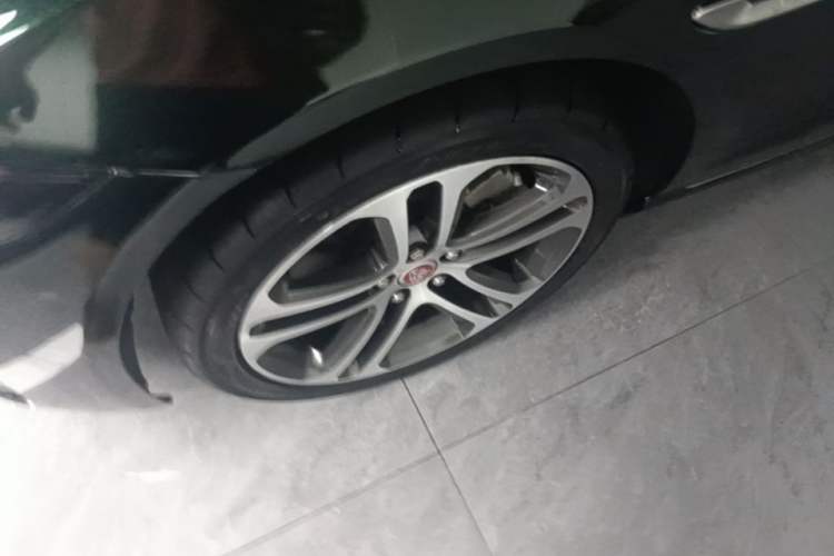 Used Jaguar XEL 2023 2.0T 250 PS R-DYNAMIC S Advanced Sport Edition Left Front Wheel Hub