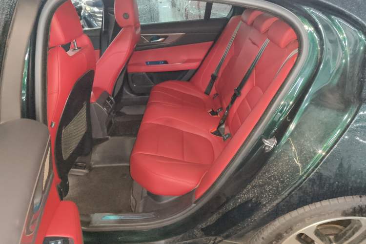 Used Jaguar XEL 2023 2.0T 250 PS R-DYNAMIC S Advanced Sport Edition Left Rear Seat