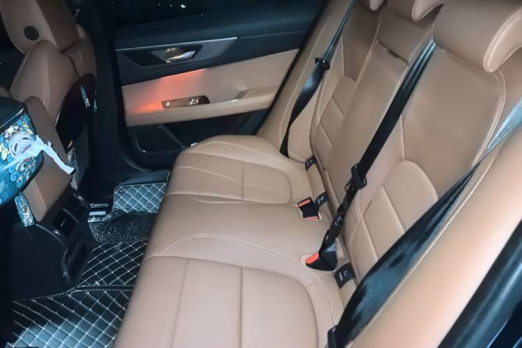 Used Jaguar XEL 2023 2.0T 250 PS R-DYNAMIC S Advanced Sport Edition Left Rear Seat