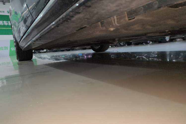 Used Jaguar XEL 2023 2.0T 250 PS R-DYNAMIC S Advanced Sport Edition Left Side Sill