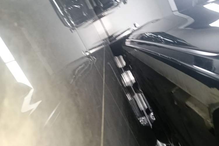 Used Jaguar XEL 2023 2.0T 250 PS R-DYNAMIC S Advanced Sport Edition Left Side Sill