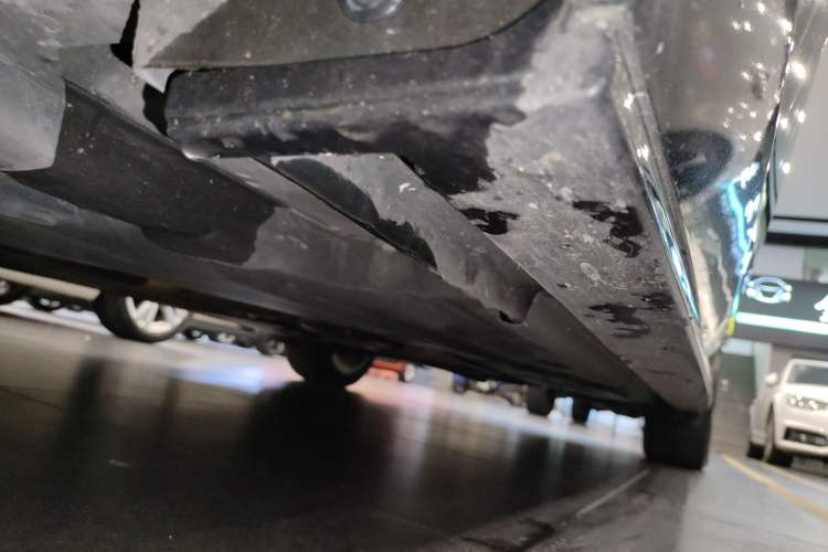 Used Jaguar XEL 2023 2.0T 250 PS R-DYNAMIC S Advanced Sport Edition Left Side Sill