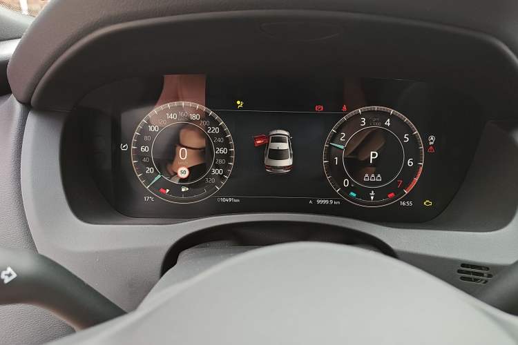 Used Jaguar XEL 2023 2.0T 250 PS R-DYNAMIC S Advanced Sport Edition Odometer Close Up